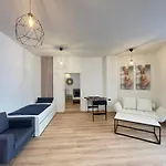 150Qm - 5 Rooms - Free Parking - Mallibase Apartments