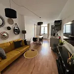 150Qm - 5 Rooms - Free Parking - Mallibase Apartments