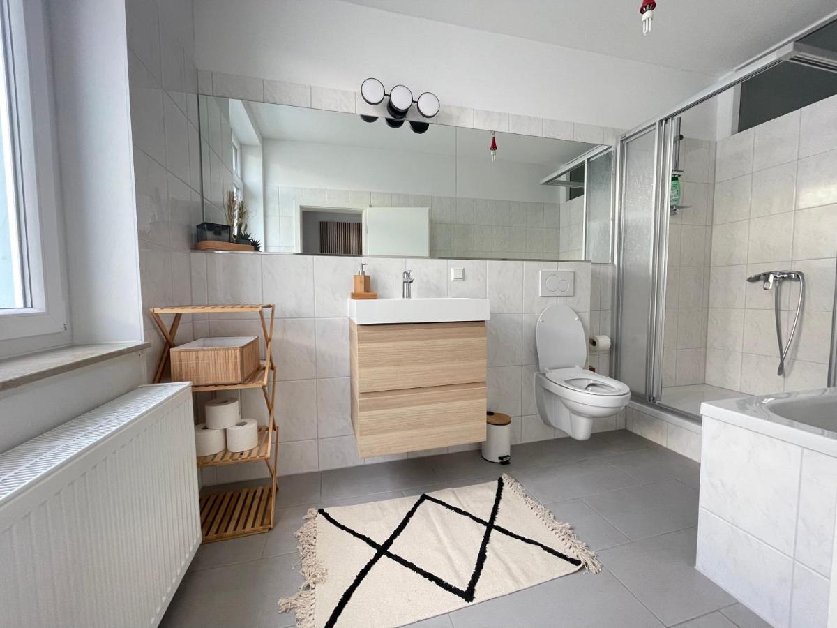 150qm - 5 - Free Parking - Mallibase Apartment Hannover